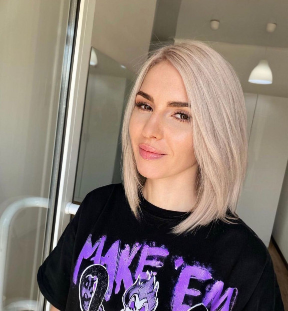 40 Trendy Bob and Lob Haircuts — Platinum Blonde Lob Haircut