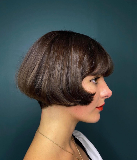 41 Cute French Bob Haircuts — Dark Straight Hair Bob Haircut