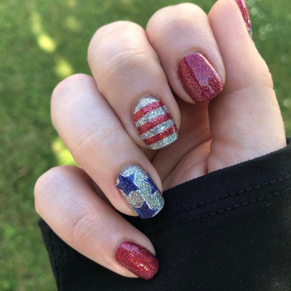 39 Best 4th Of July Nails To Rock The Day — Shimmery Blue and Red Nail Art