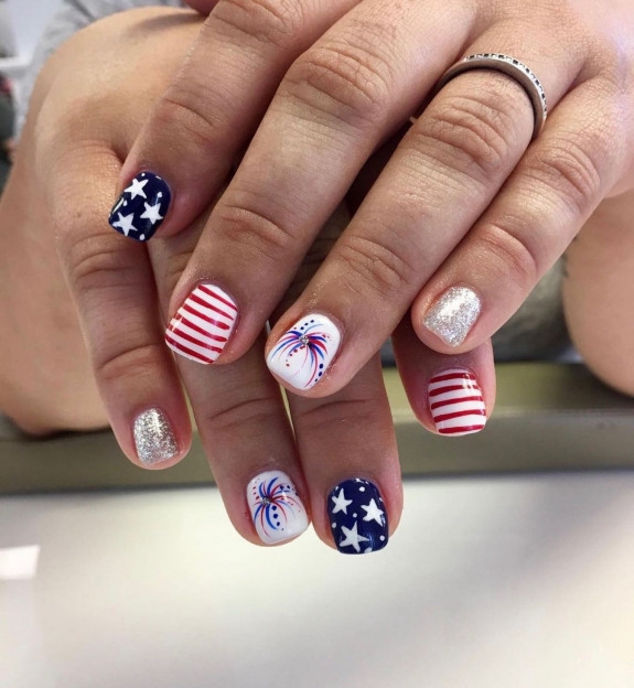 39 Best 4th Of July Nails To Rock The Day — Patriotic Short Nail Art