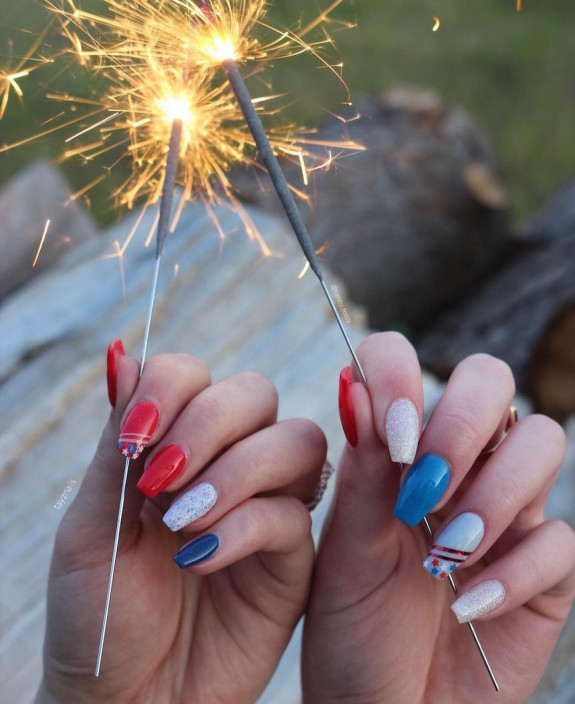 39 Best 4th Of July Nails To Rock The Day — Glitter, Blue and Red Nail Art