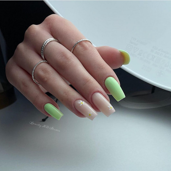 40 Best June Nail Designs — Pastel Green + Daisy Nail Art