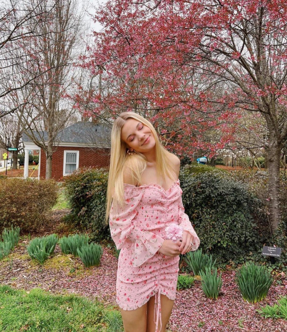 50 Cute Summer Dress Ideas to Wear in 2022 — Off The Shoulder Long Sleeve Pink Dress