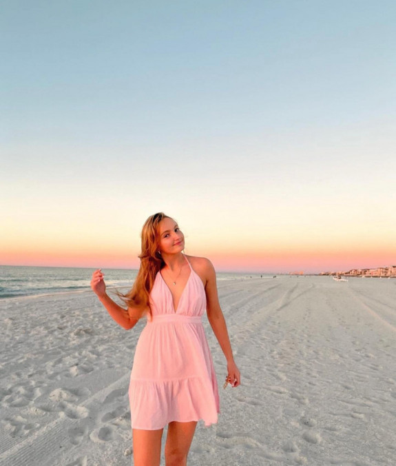 50 Cute Summer Dress Ideas to Wear in 2022 — Halter Neck Pink Mini Dress