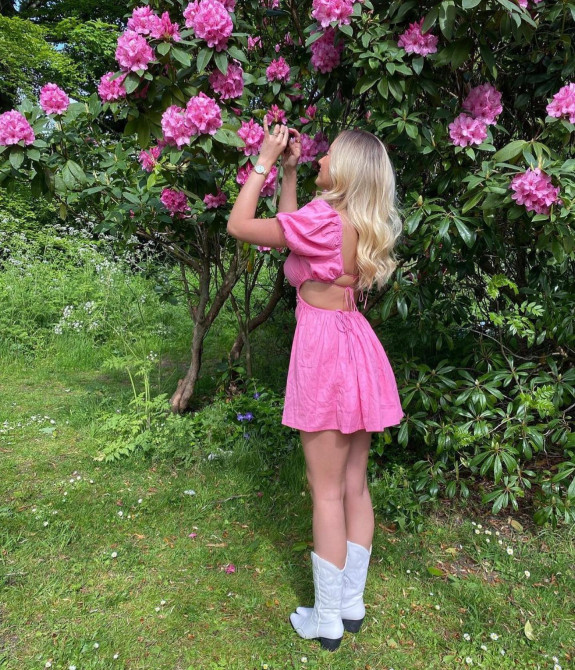 50 Cute Summer Dress Ideas to Wear in 2022 — Barbie Pink Mini Dress