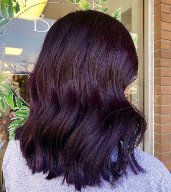 35 Plum Black Hair Color Ideas — Dark Plum Medium Length