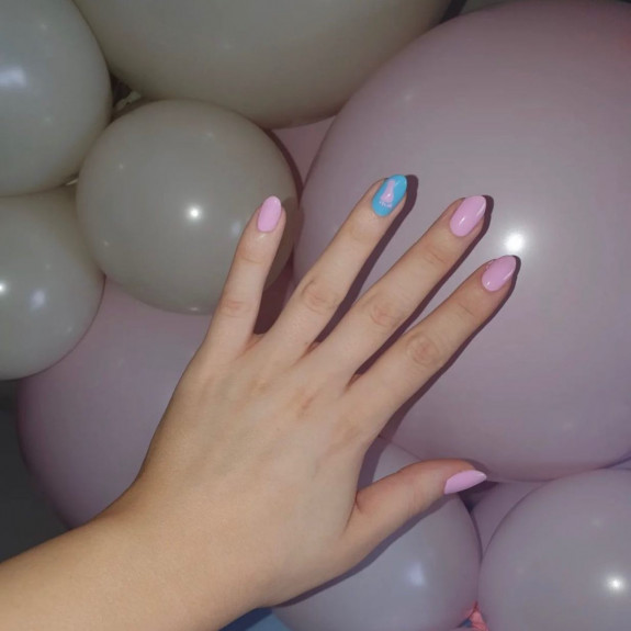 36 Gender Reveal Nail Ideas — Pink Foot Print Blue Nail + Pink Nails