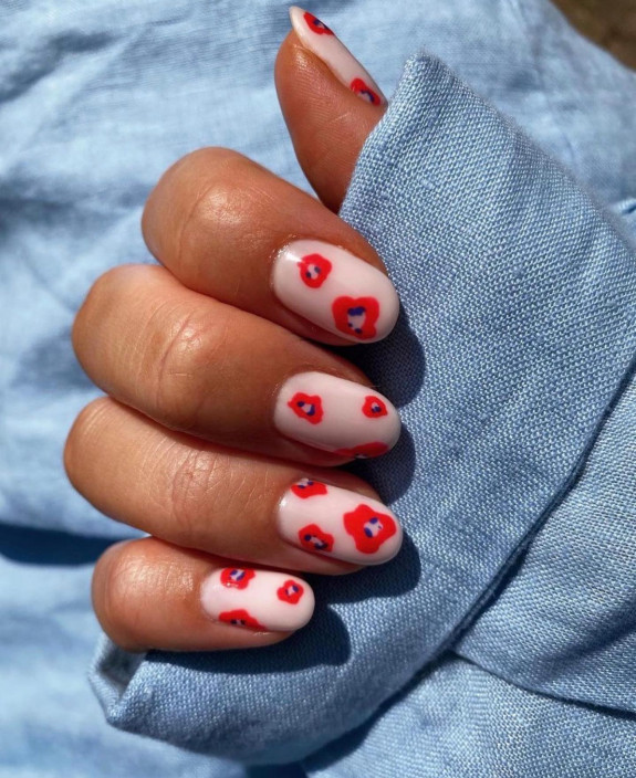 35 Memorial Day Nail Art Designs — Cute Poppy Nude Round Nails