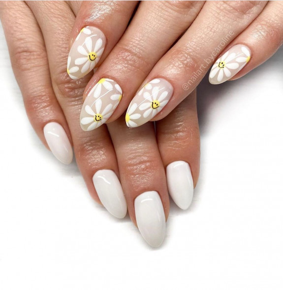 31 White Nails With Design — White Daisy Nails