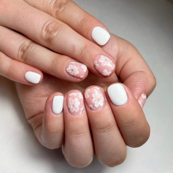 31 White Nails With Design — Daisy Sheer Nails + White Nails