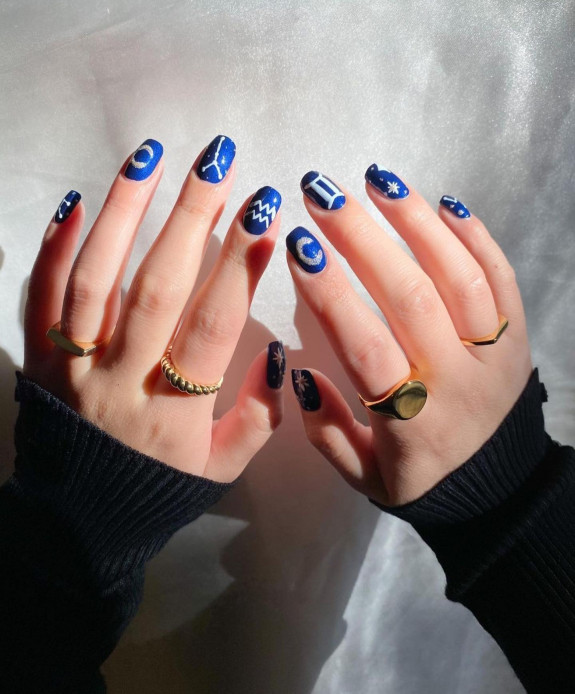 30 Best Gemini Nail Designs — Dark Blue Gemini Short Nails