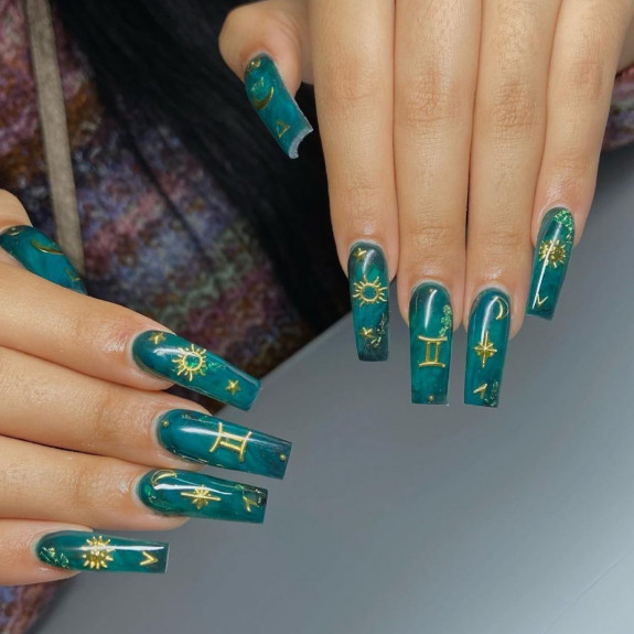 30 Best Gemini Nail Designs — Emerald Green Acrylic Gemini Nails