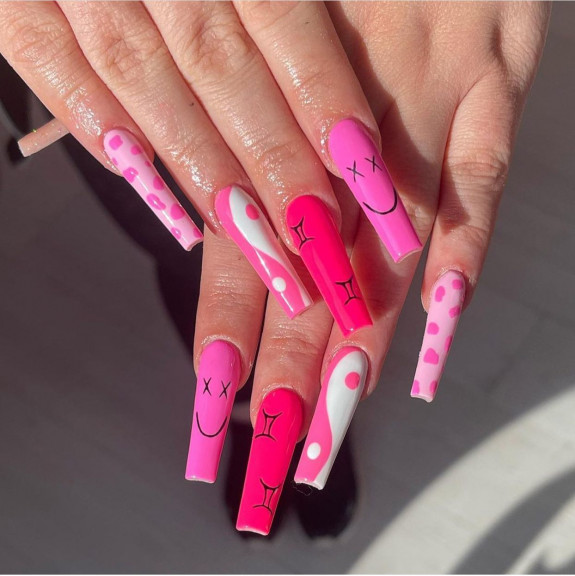 30 Best Gemini Nail Designs — Pink Happy Face + Gemini Acrylic Nails