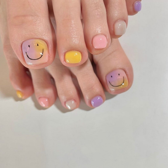 30 Summer Pedicure Designs 2022 — Pastel Ombre Toe Nails with Happy Faces