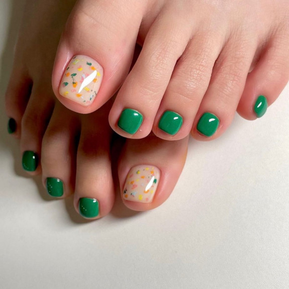 30 Summer Pedicure Designs 2022 — Green + Orange Toned Flower Inside Toe Nails