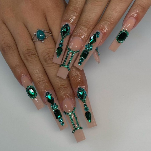 30 Best Gemini Nail Designs — Emerald Green Nude Nails