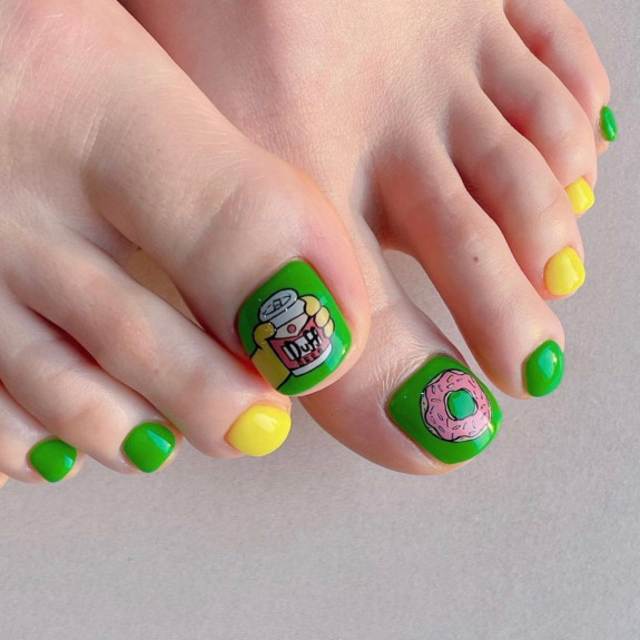 30 Summer Pedicure Designs 2022 — Green and Yellow Toe Nails