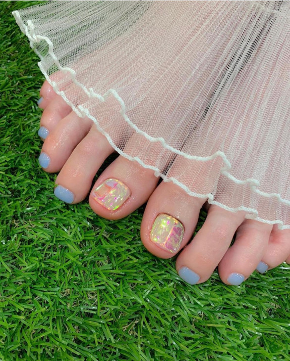 30 Summer Pedicure Designs 2022 — Aurora and Blue Toe Nails