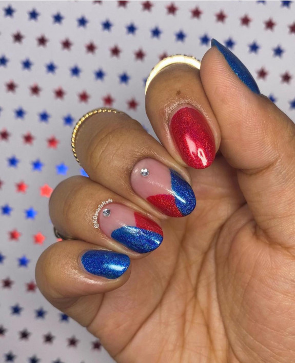 38 Cute Memorial Day Nails — Blue and Red Tip Nails