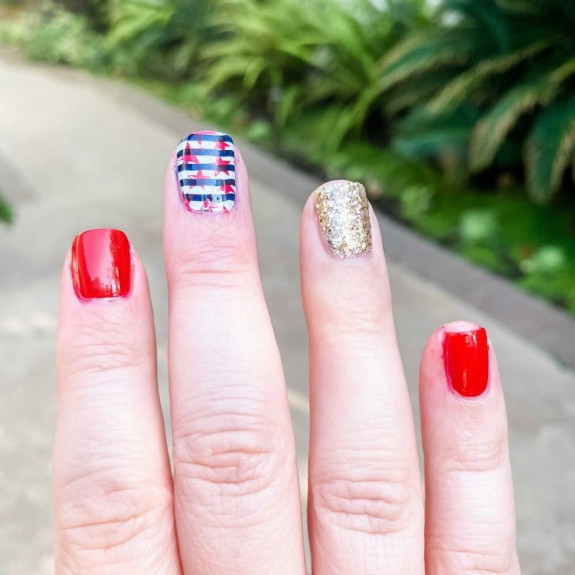 38 Cute Memorial Day Nails — Red, Glitter Gold and Star Nails