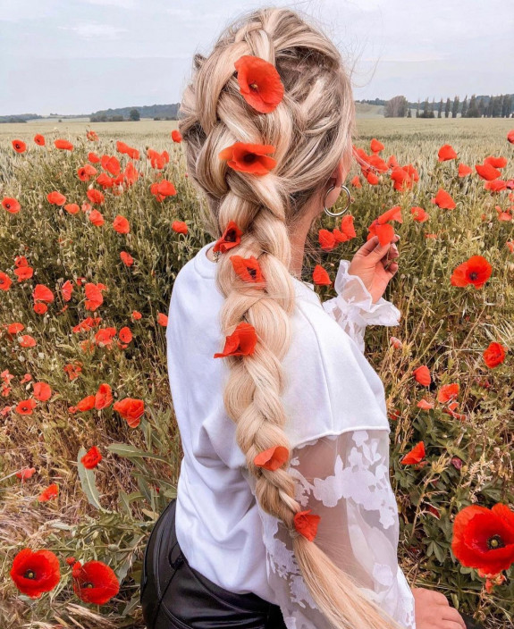 47 Summer Hairstyles 2022 — Dutch Braid + Poppies