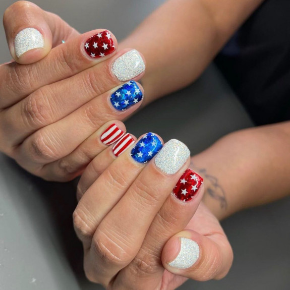 38 Cute Memorial Day Nails — White, Blue and Red Short Nails