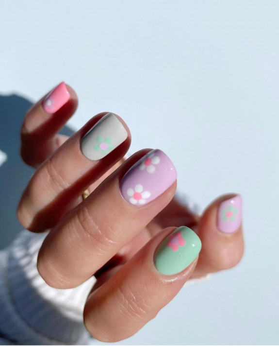 31 Best Summer Squoval Nails — Pastel Nails with Flower Accents