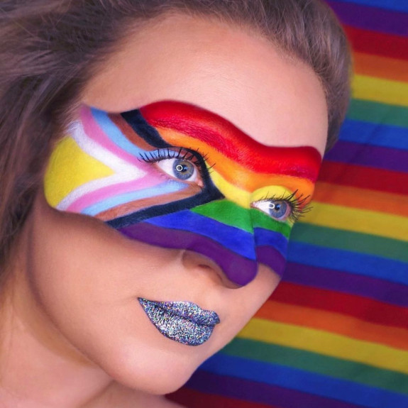 32 Pride Makeup Looks — Glitter Lips + Rainbow on Face Makeup