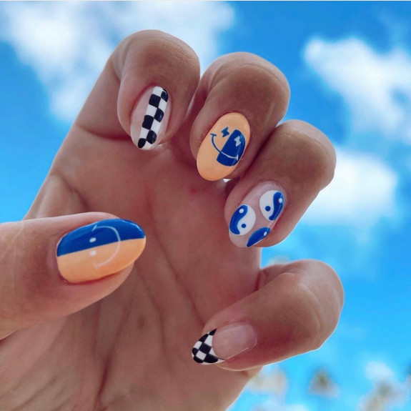 45 Pretty Summer Nails That Suit Everyone — Blue and Peach Nails