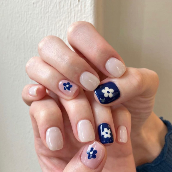 https://thebestacrylicnails.com/45-pretty-summer-nails-that-suit-everyone/