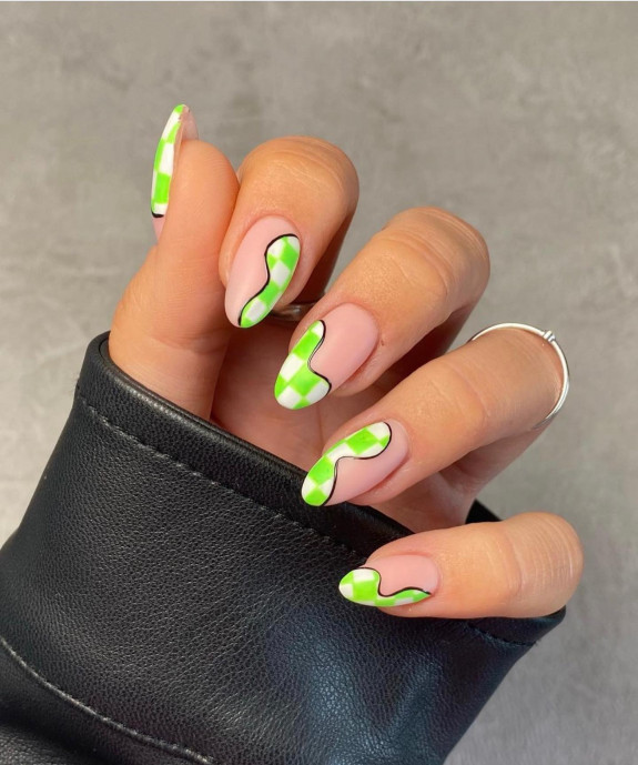 45 Pretty Summer Nails That Suit Everyone — Abstract Green Check Nails