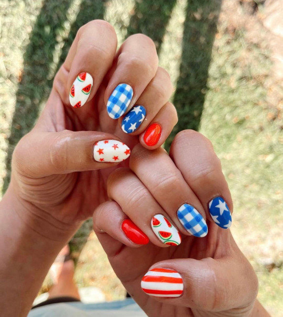 45 Pretty Summer Nails That Suit Everyone — Watermelon, Gingham and Star Nails