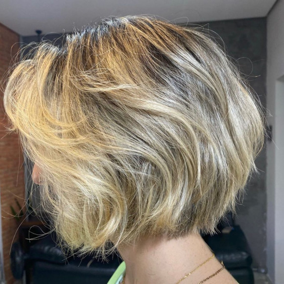 40 Short Haircuts for Women — Dirty Blonde Bob Haircut