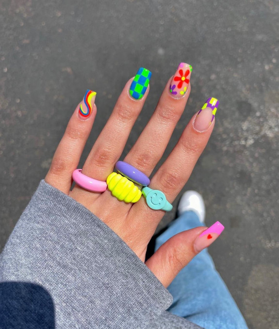 45 Pretty Summer Nails That Suit Everyone — Checker Board, Swirl and Flower Nails