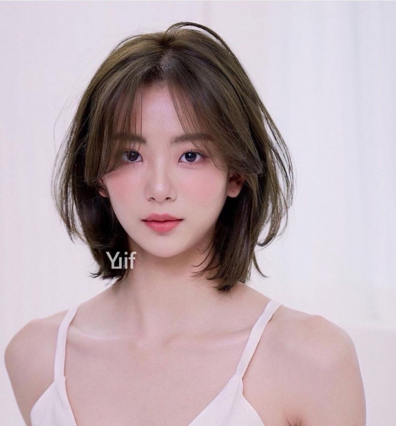 40 Curtain Bangs Ideas in 2022 — Short Haircut with Curtain Bangs