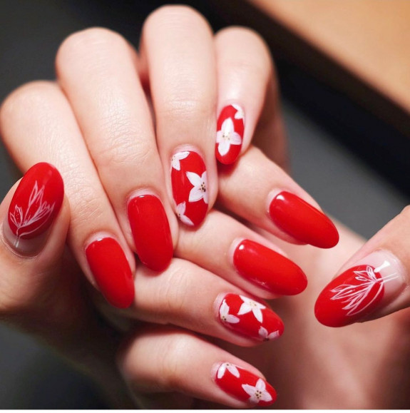 30 Summer Red Nails — White Floral Red Nails