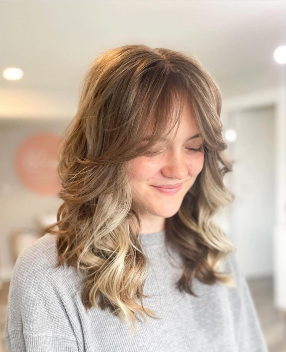 40 Curtain Bangs Ideas in 2022 — Wavy Medium Length Haircut + Color Block