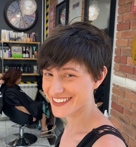 40 Short Haircuts for Women — Long Pixie Haircut with Bangs