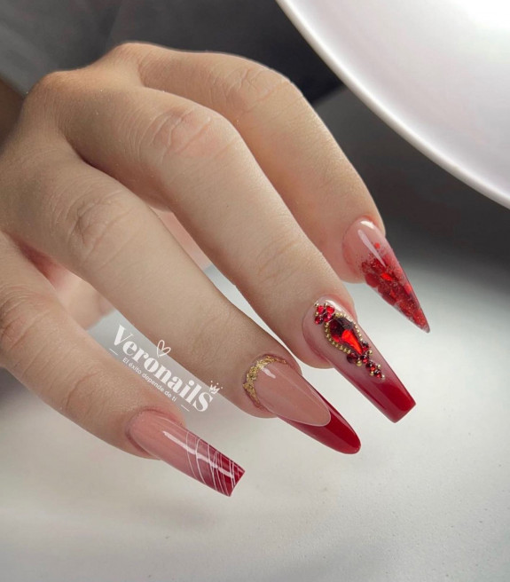 summer red nails, red nails, red nails designs, dark red nails, swirl red nails, red nails 2022, summer red nails 2022, red nails ideas, best summer red nail polish, summer red nail designs, summer red nail polish, summer nails 2022, red nail designs 2022, nail colors for summer 2022