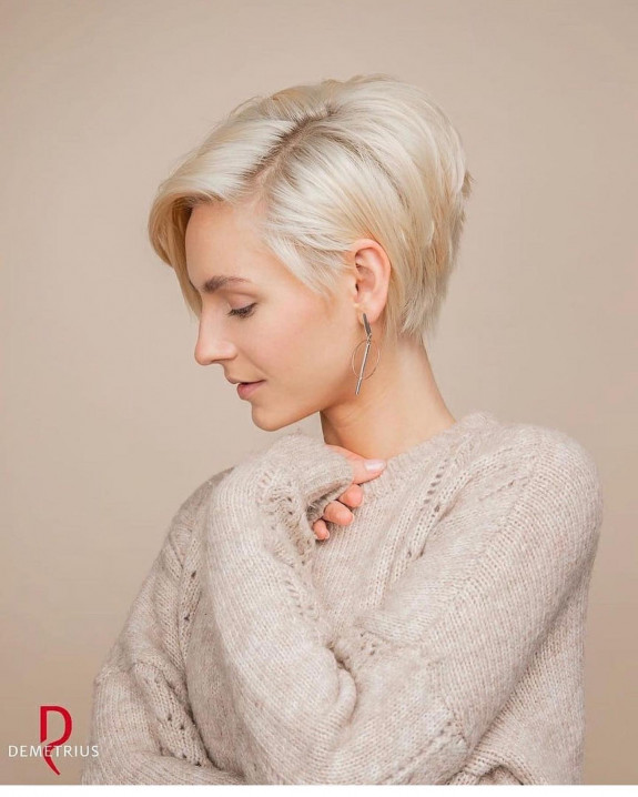 40 Short Haircuts for Women — Pearl Blonde Bixie Haircut