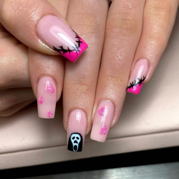 halloween nails 2022, halloween nails, chic halloween nails, halloween nail art, nail polish halloween, spooky halloween nails, halloween manicure, pumpkin halloween nails, pumpkin nails, scream face nails, halloween nail designs 2022