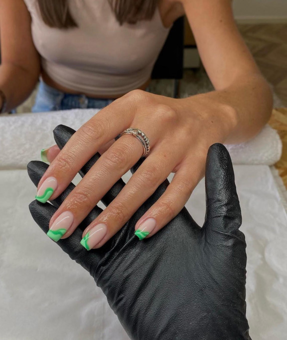 38 French Tip Nails For Summer 2022 — Green Wavy French Tip Nails