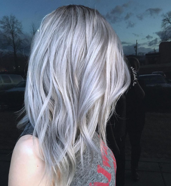 28 Granny Grey Hair Color Ideas — Layered Wavy Silver Hair Color 4289