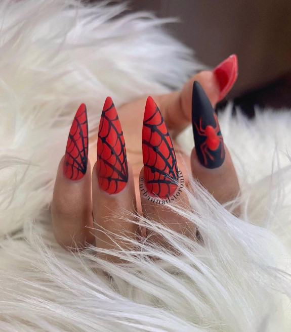 halloween nails 2022, halloween nails, chic halloween nails, halloween nail art, nail polish halloween, spooky halloween nails, halloween manicure, pumpkin halloween nails, pumpkin nails, scream face nails, halloween nail designs 2022