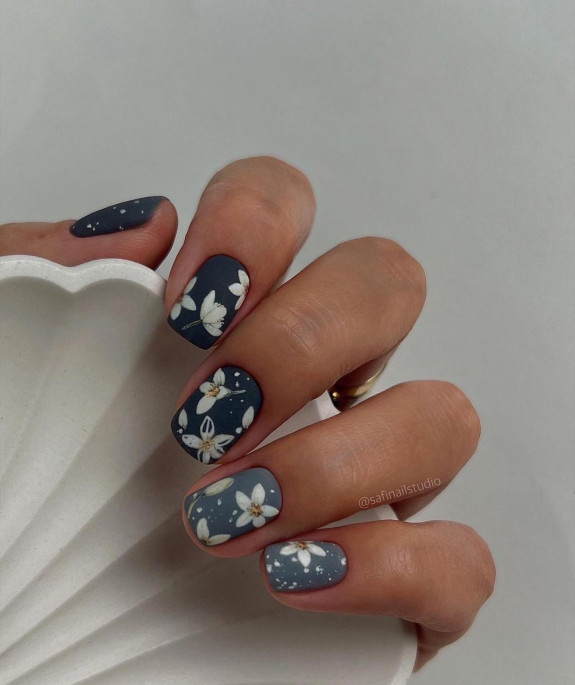 40 August Nail Designs — Grey Flower Nails