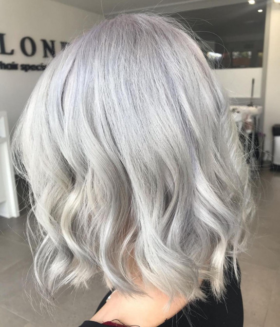 28 Granny Grey Hair Color Ideas — Lob Haircut Silver Hair Color