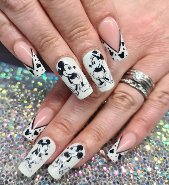 32 Cute Minnie Mouse Nail Ideas — Black Drawing Minnie & Mickey Nails