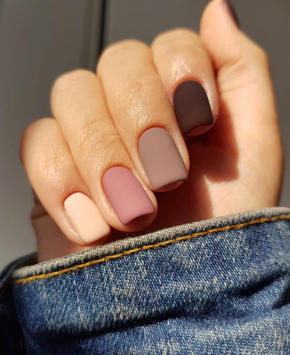 40 Trendy Fall Nails in 2022 — Gradient Berry Tone Matte Nails