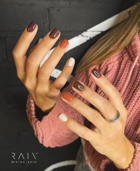 40 Trendy Fall Nails in 2022 — Brown and Orange Short Nails