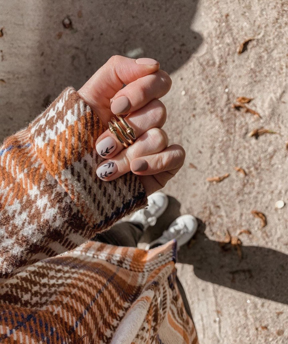 30 Stylish Fall Nail designs — Leave Matte Mauve Nails